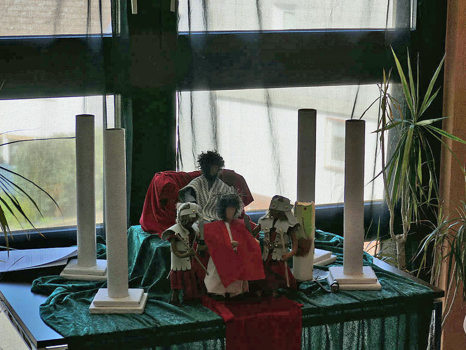 Kinderkarfreitagsliturgie im Gemeindezentrum (Foto: Karl-Franz Thiede)